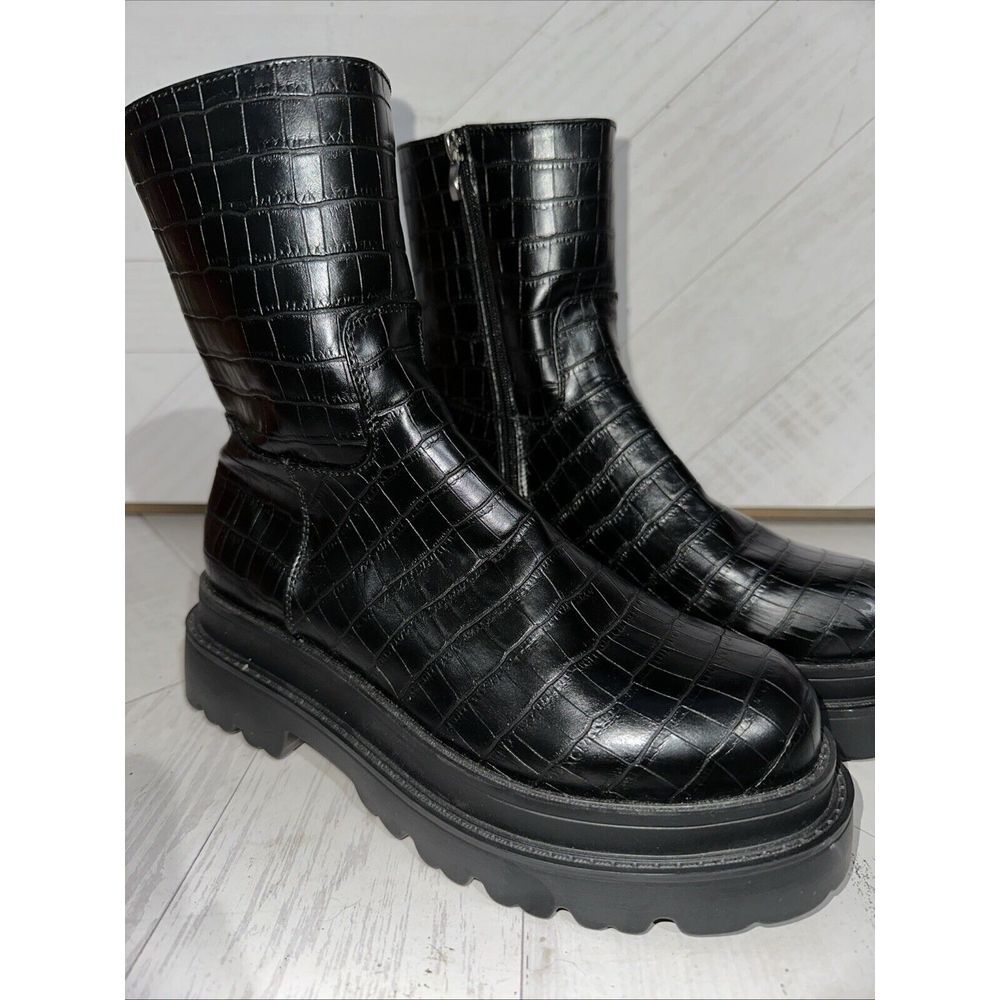 Chunky Platform‎ Black Crocodile Style Boots Side Zipper Women Size 7 90's Style
